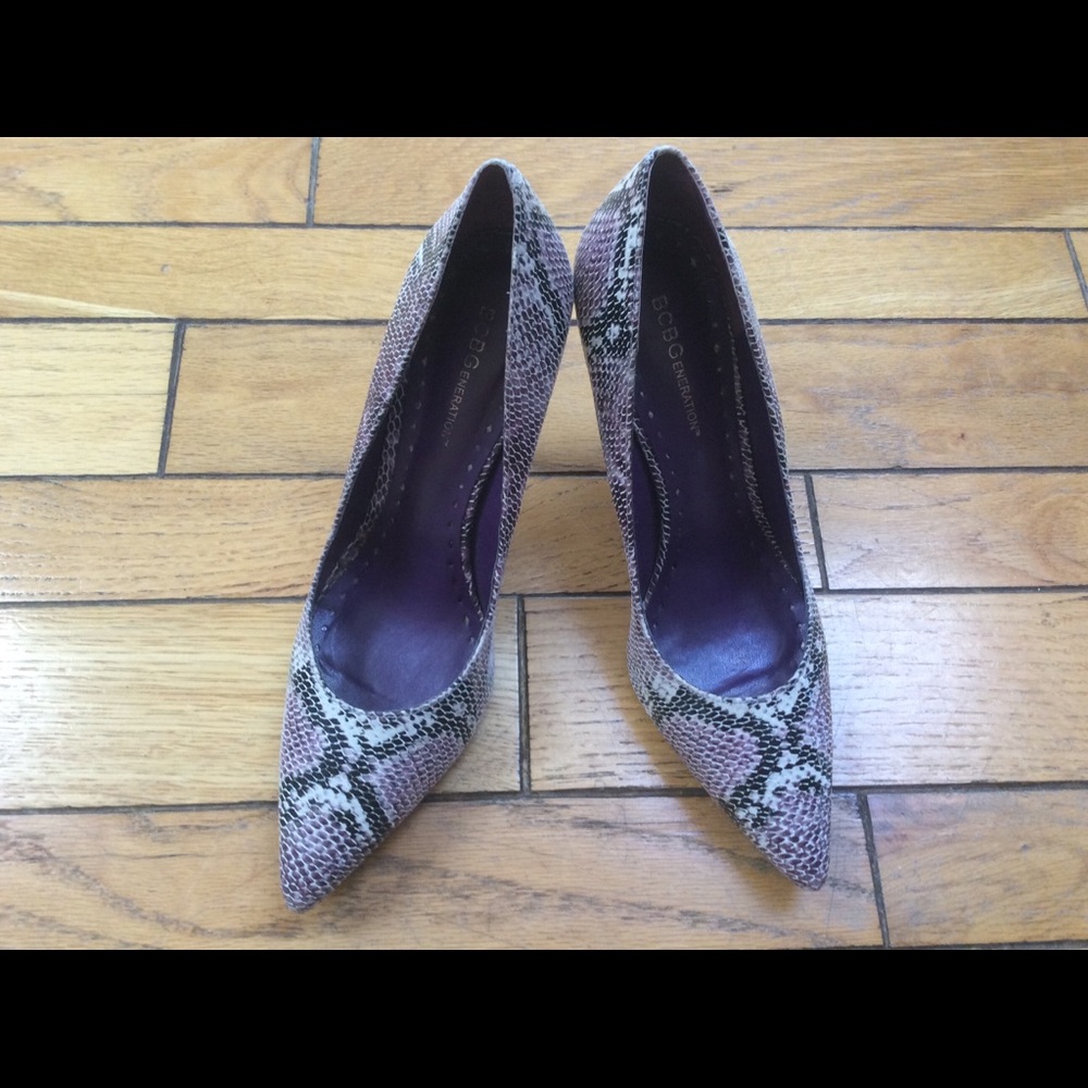 Elegant pumps